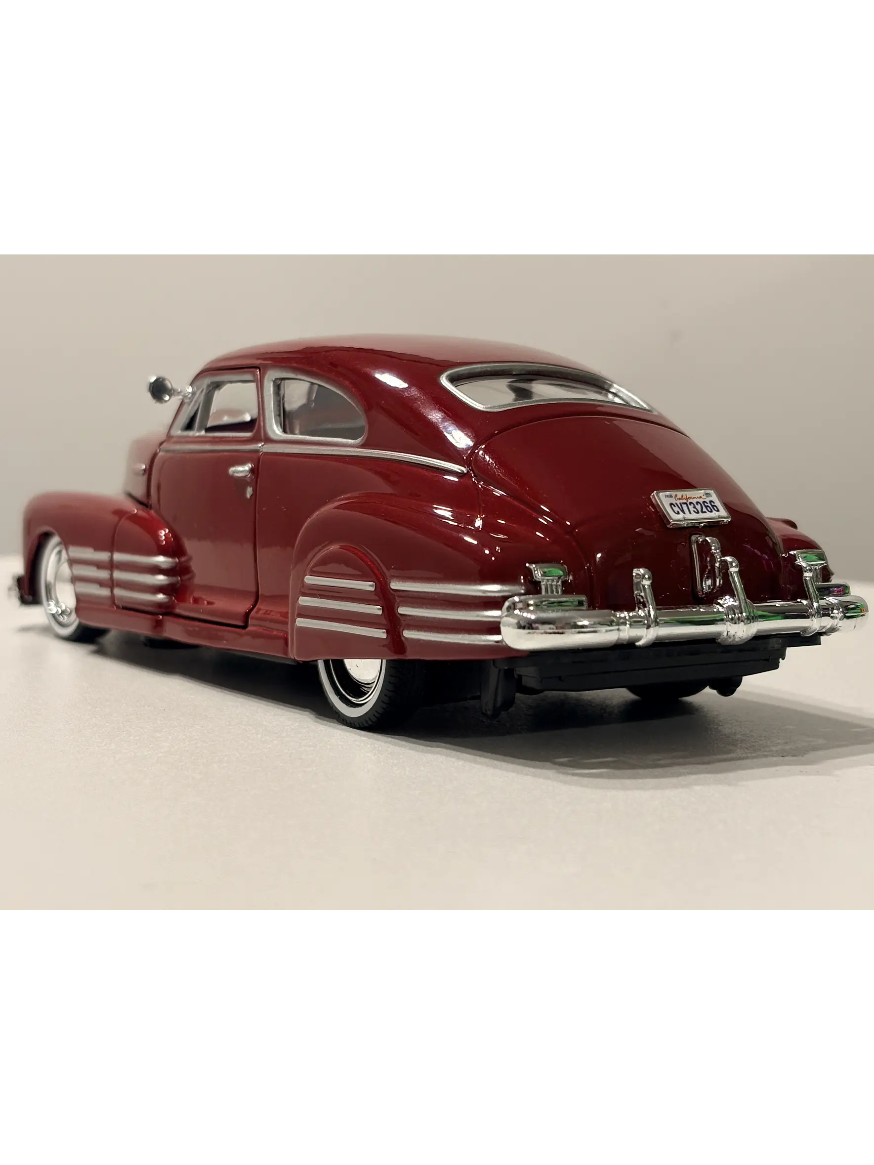 Motormax 1:24 Chevrolet Aerosedan Fleetline 1948  – Clásico americano de posguerra para coleccionistas exigentes 8