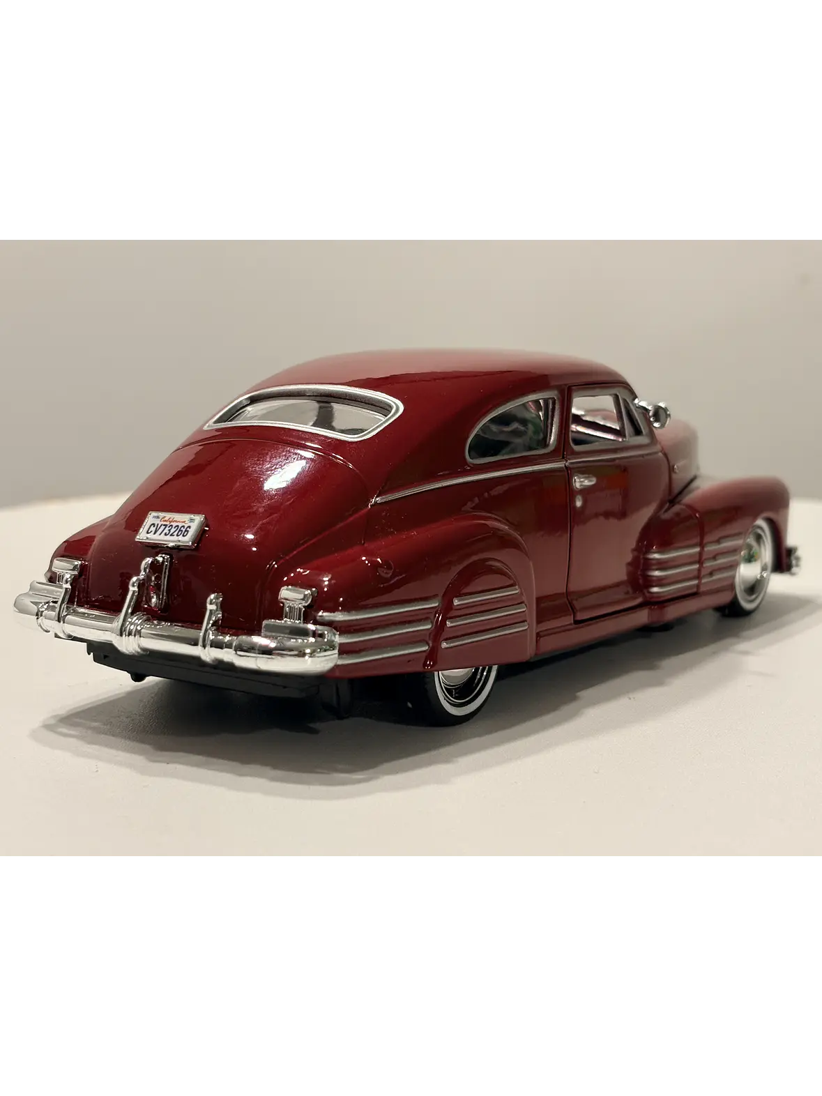 Motormax 1:24 Chevrolet Aerosedan Fleetline 1948  – Clásico americano de posguerra para coleccionistas exigentes 9