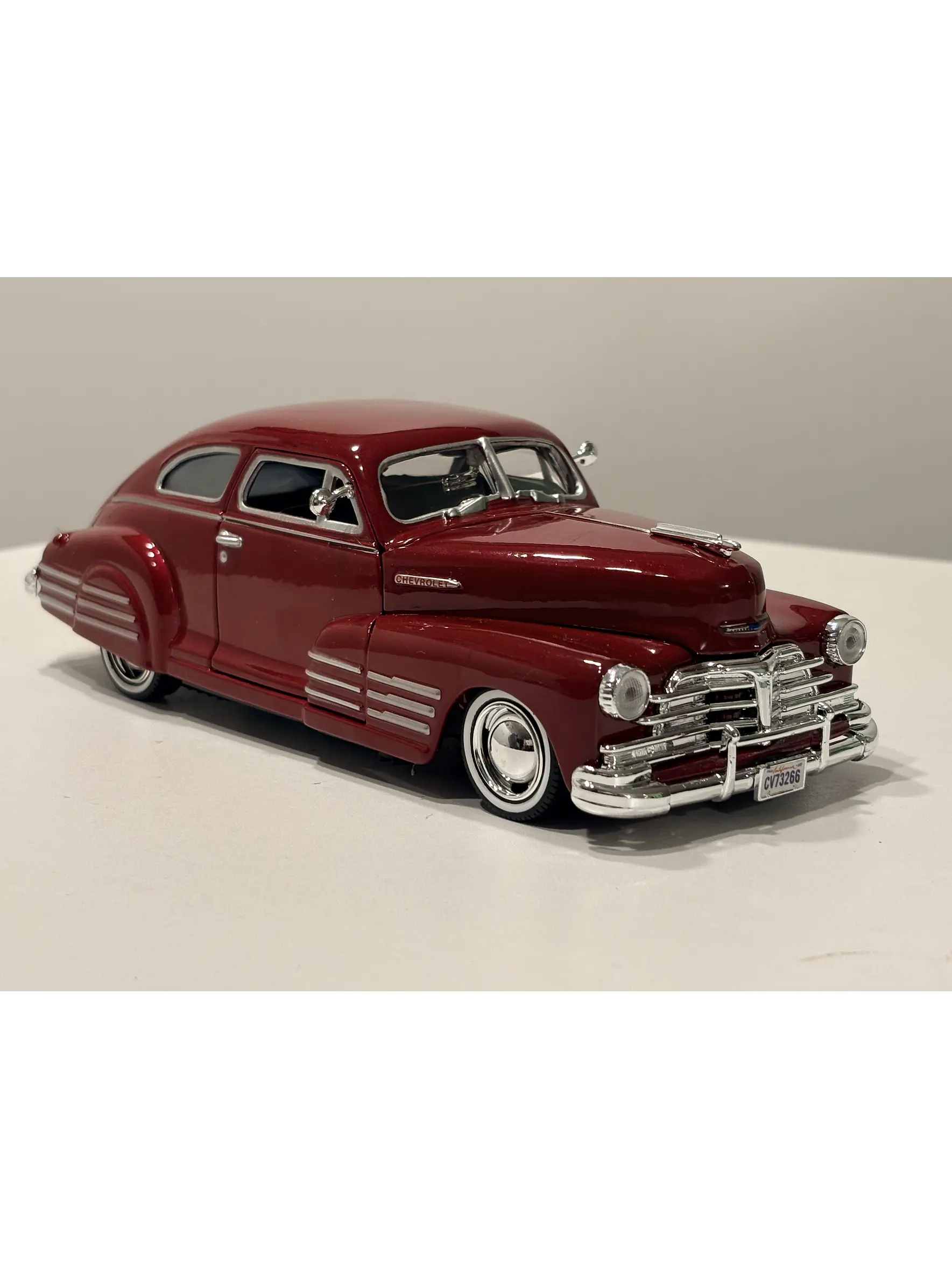 Motormax 1:24 Chevrolet Aerosedan Fleetline 1948  – Clásico americano de posguerra para coleccionistas exigentes 11
