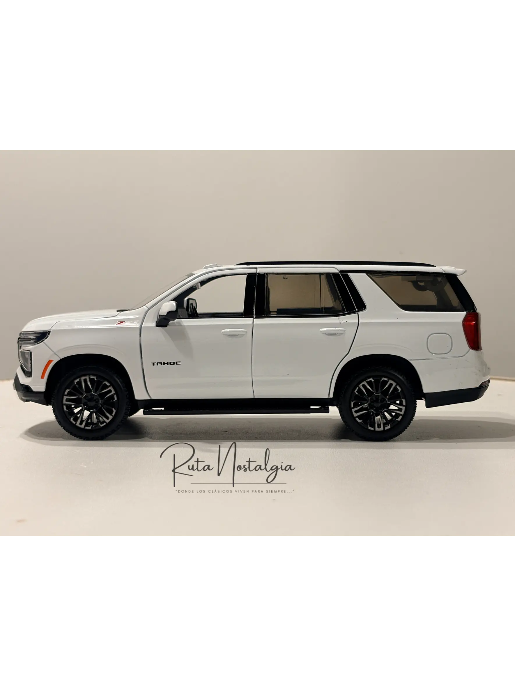Auto / SUV Chevrolet Tahoe Z71 - 2025 | Motormax 1:24 5