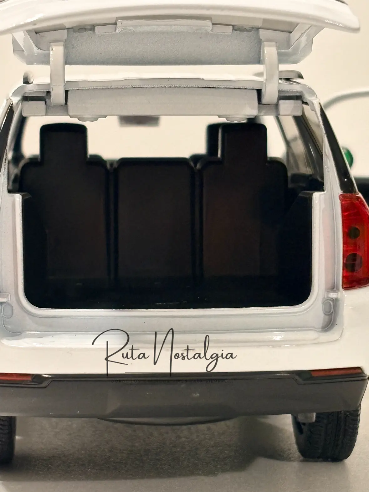 Auto / SUV Chevrolet Tahoe Z71 - 2025 | Motormax 1:24 7