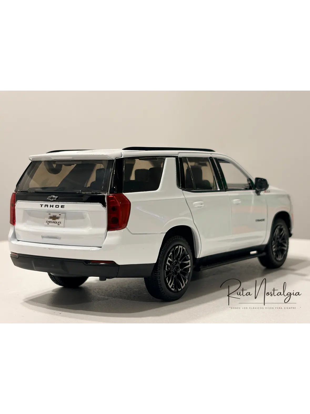 Auto / SUV Chevrolet Tahoe Z71 - 2025 | Motormax 1:24 8
