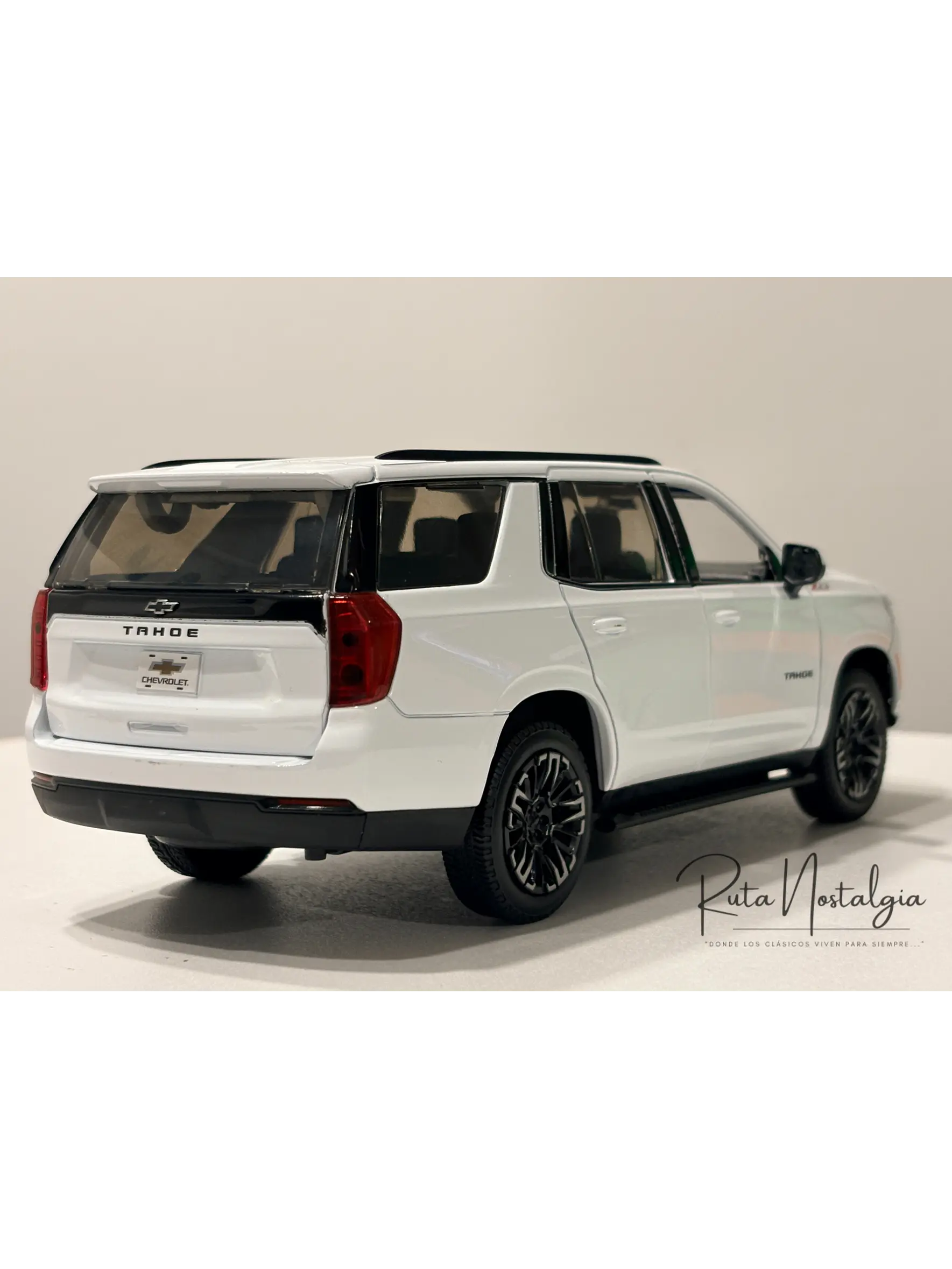 Auto / SUV Chevrolet Tahoe Z71 - 2025 | Motormax 1:24 8