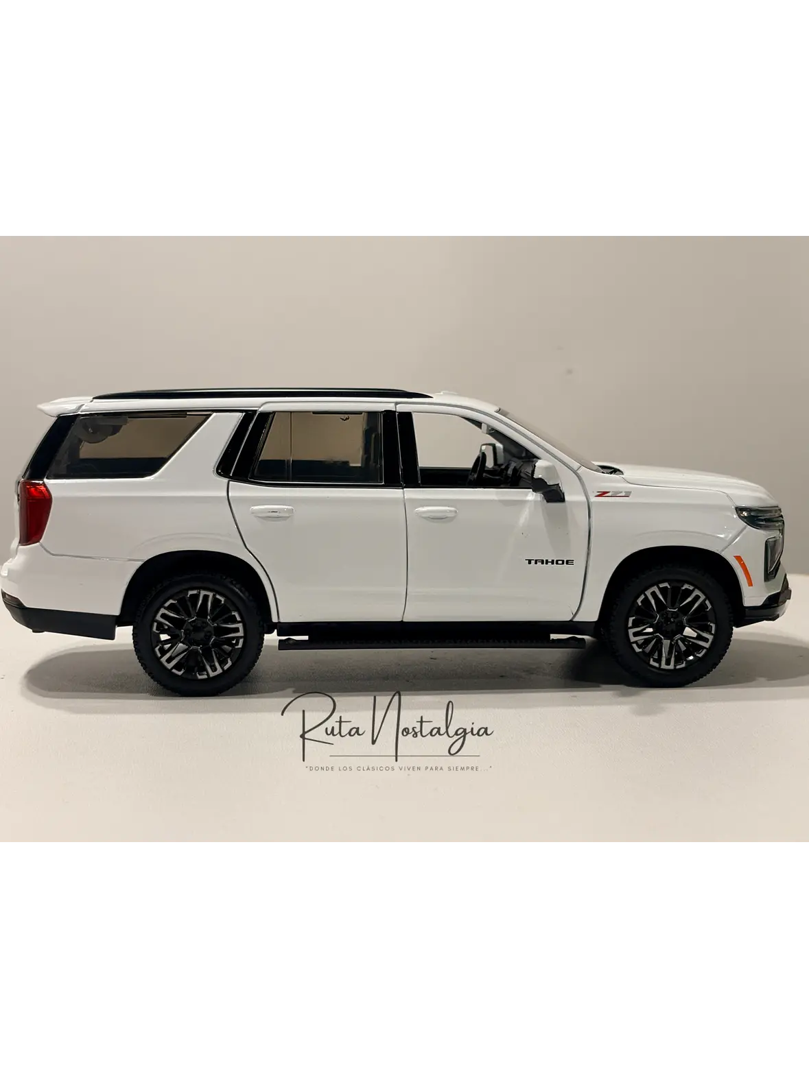 Auto / SUV Chevrolet Tahoe Z71 - 2025 | Motormax 1:24 9