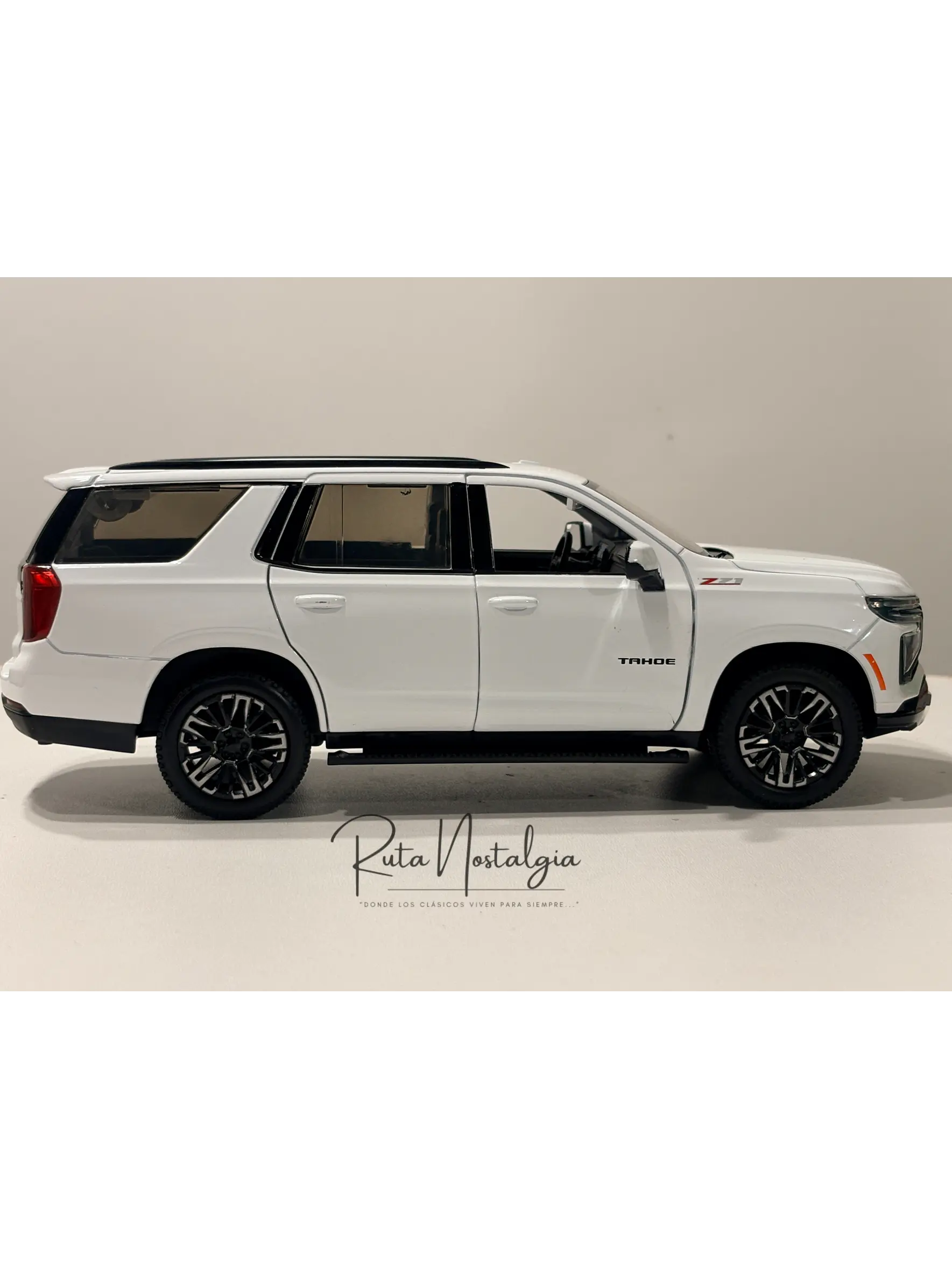 Auto / SUV Chevrolet Tahoe Z71 - 2025 | Motormax 1:24 9