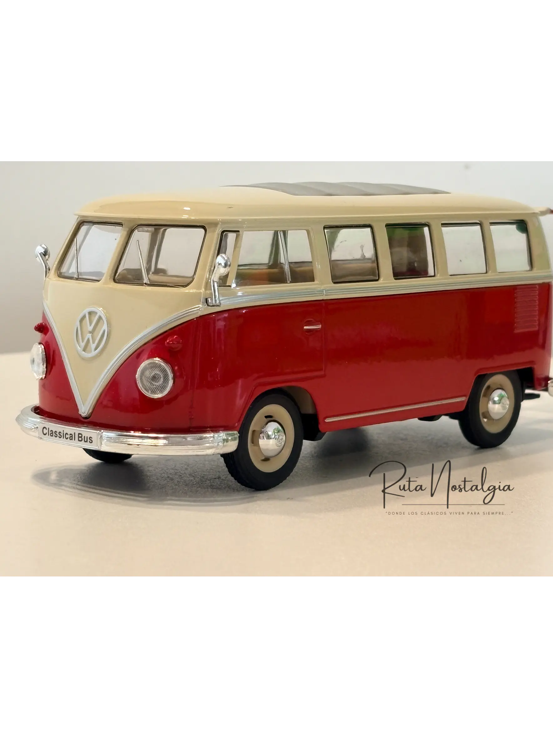 Volkswagen Bus T1 - 1963 | Welly   1:24 |  Furgón antiguo de colección 3