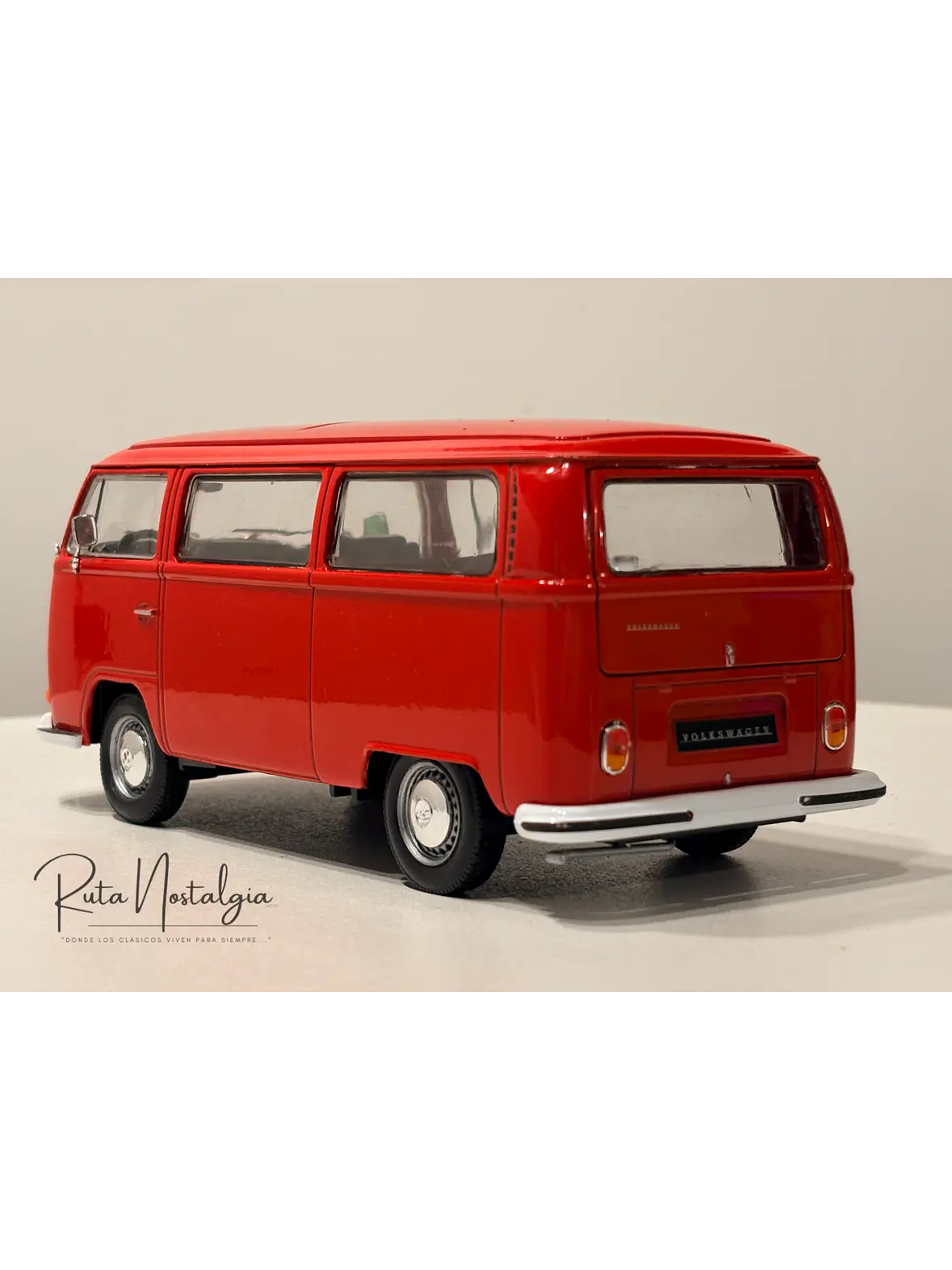 Furgón a escala Volkswagen Kombi T2 Bus 1972 | 1:24 Welly – Microbús nostálgico de colección 7