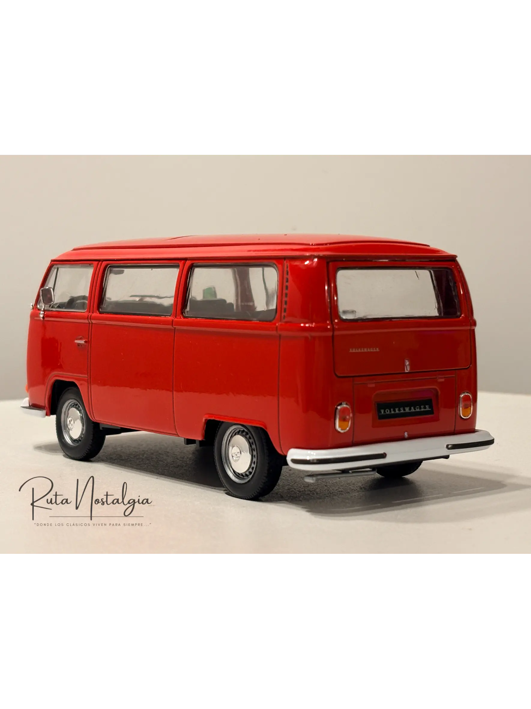 Furgón a escala Volkswagen Kombi T2 Bus 1972 | 1:24 Welly – Microbús nostálgico de colección 7