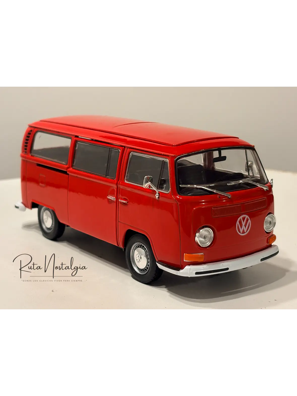 Furgón a escala Volkswagen Kombi T2 Bus 1972 | 1:24 Welly – Microbús nostálgico de colección 10