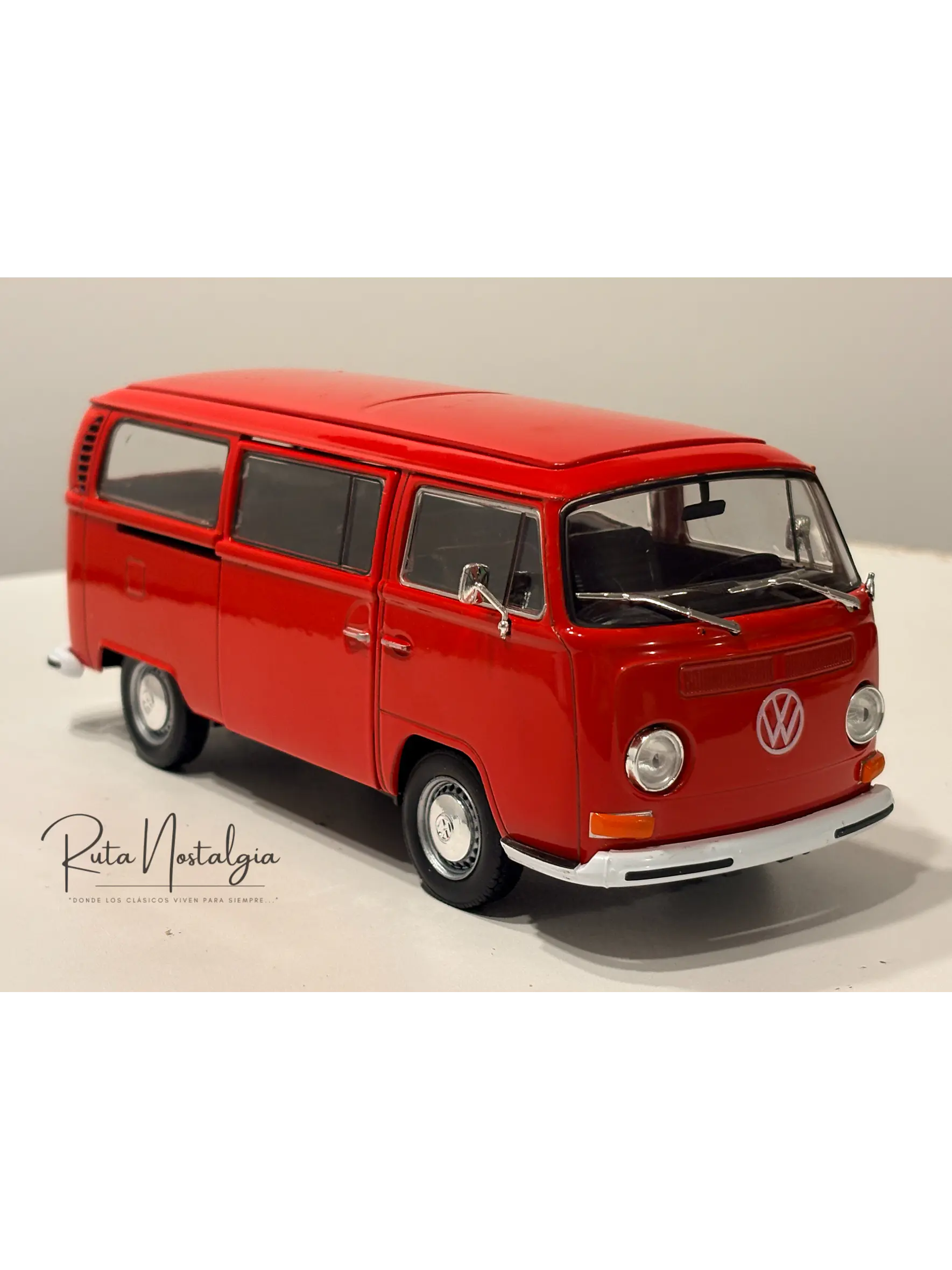 Furgón a escala Volkswagen Kombi T2 Bus 1972 | 1:24 Welly – Microbús nostálgico de colección 10