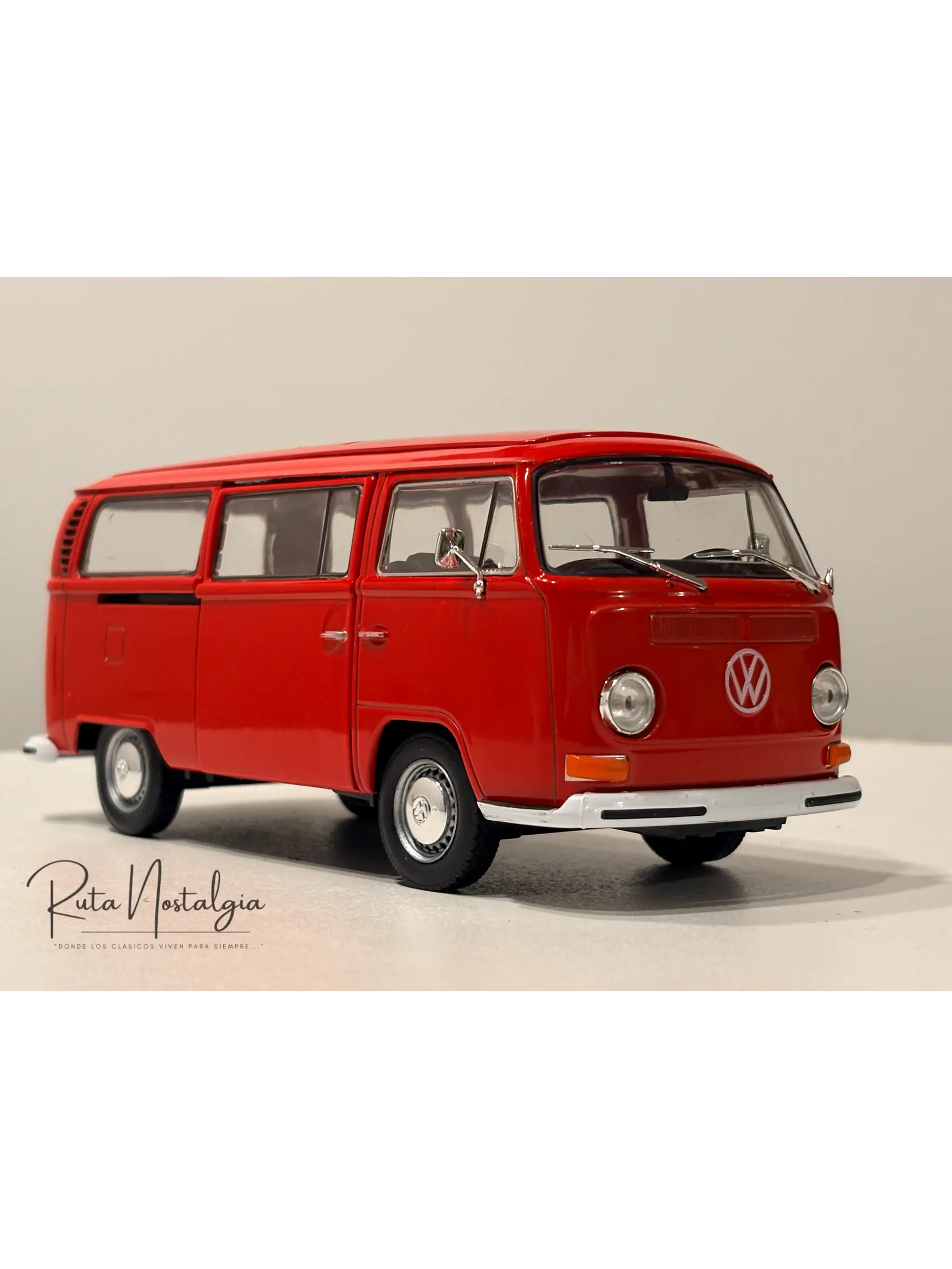 Furgón a escala Volkswagen Kombi T2 Bus 1972 | 1:24 Welly – Microbús nostálgico de colección 1