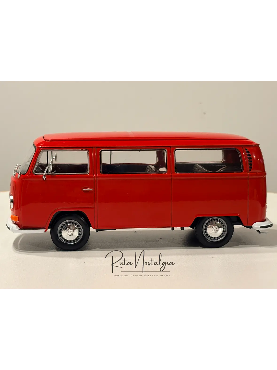 Furgón a escala Volkswagen Kombi T2 Bus 1972 | 1:24 Welly – Microbús nostálgico de colección 6