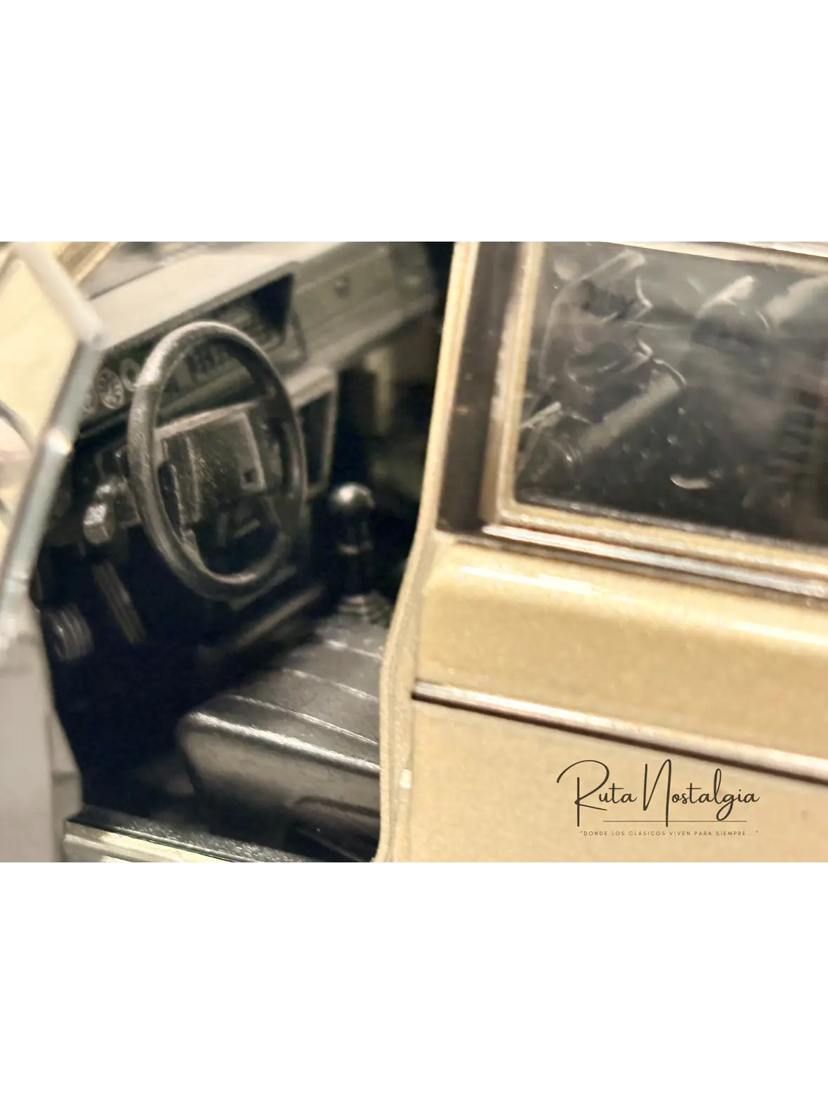 Volvo 240 GL | Welly 1:24 | Auto antiguo de colección 2