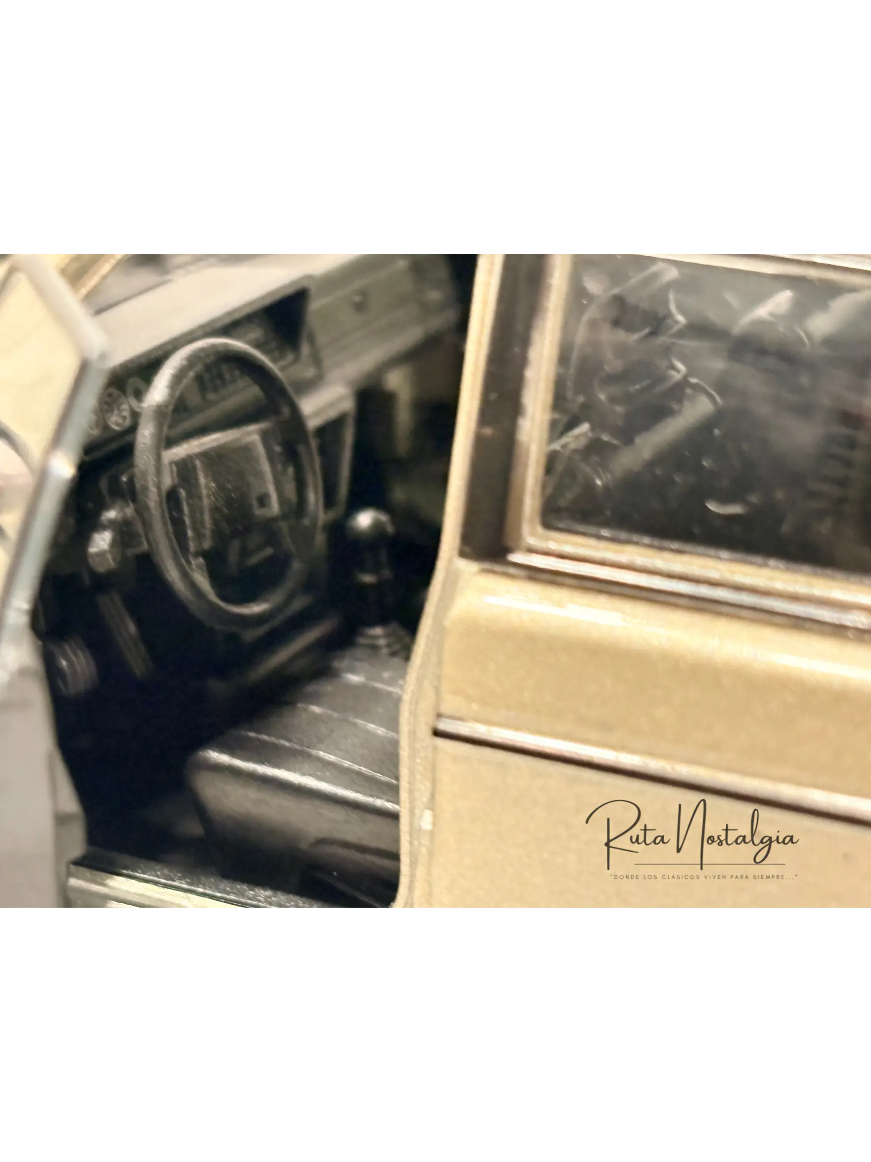 Volvo 240 GL | Welly 1:24 | Auto antiguo de colección 2
