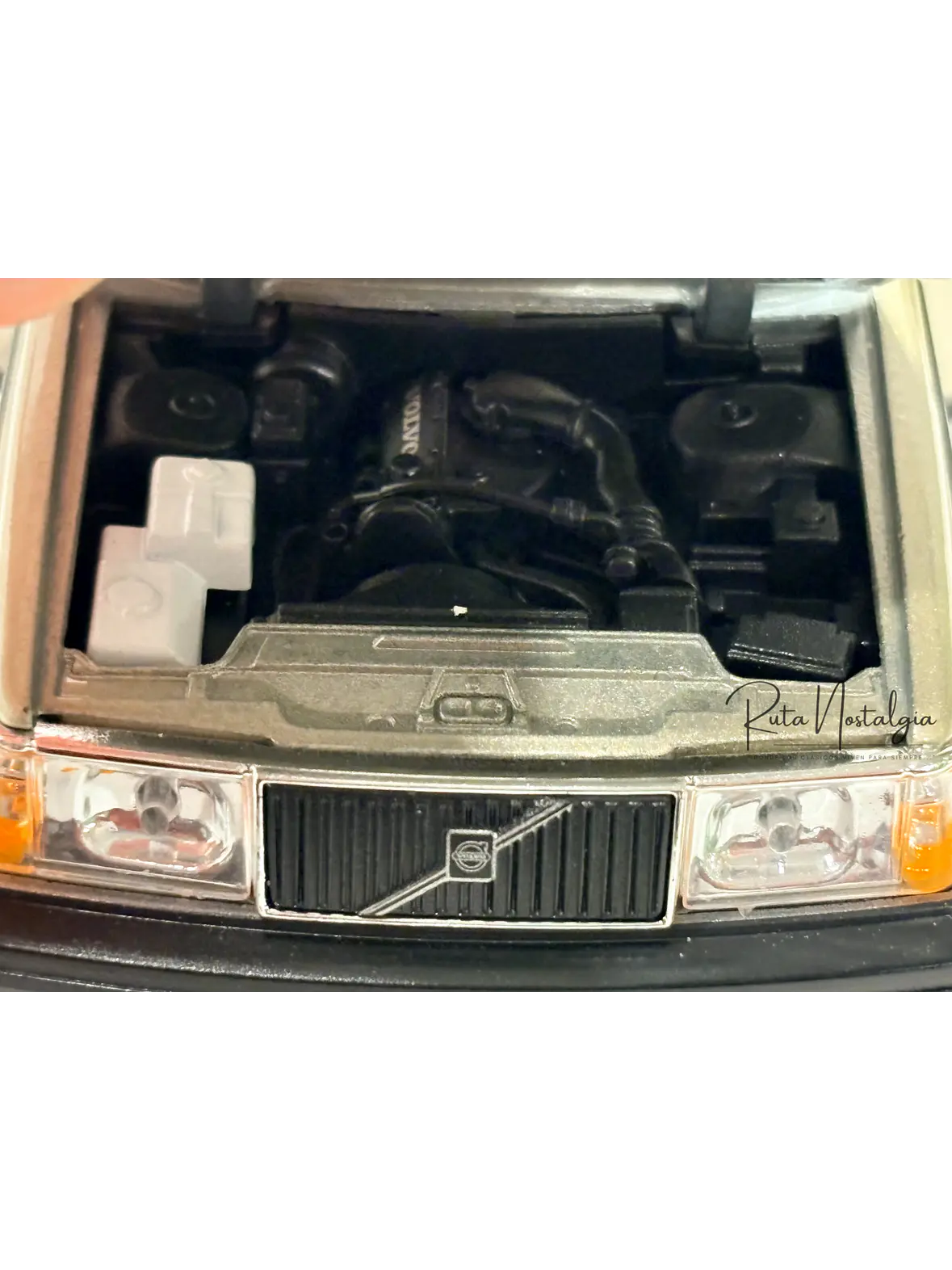 Volvo 240 GL | Welly 1:24 | Auto antiguo de colección 3