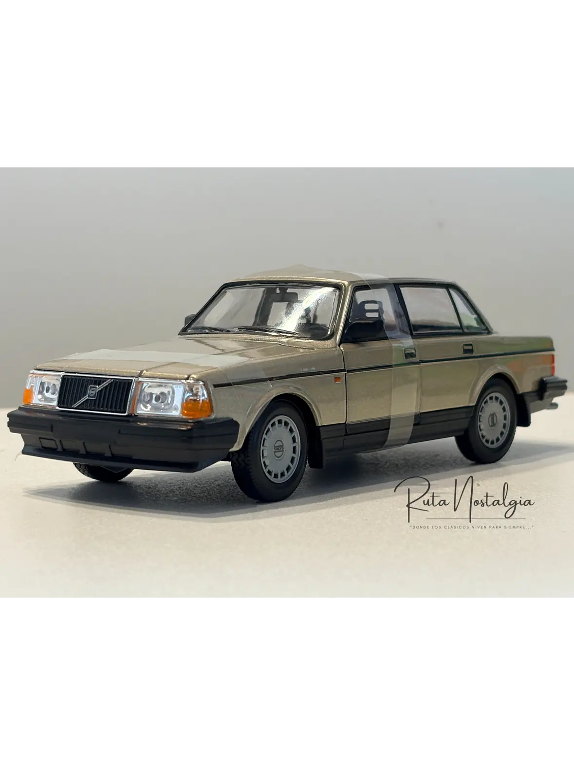 Volvo 240 GL | Welly 1:24 | Auto antiguo de colección 5