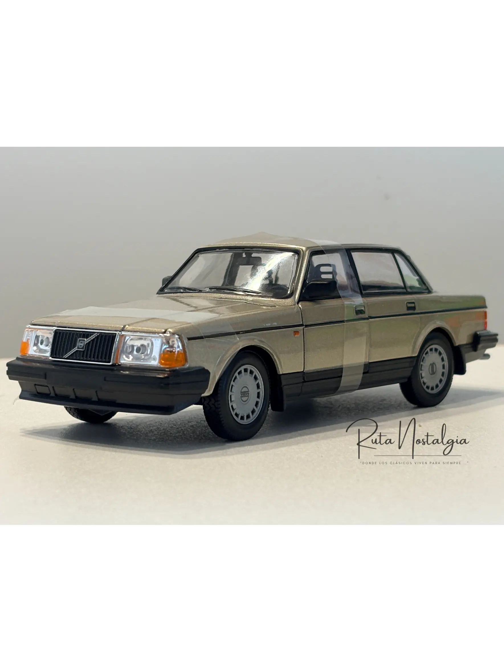 Volvo 240 GL | Welly 1:24 | Auto antiguo de colección 5