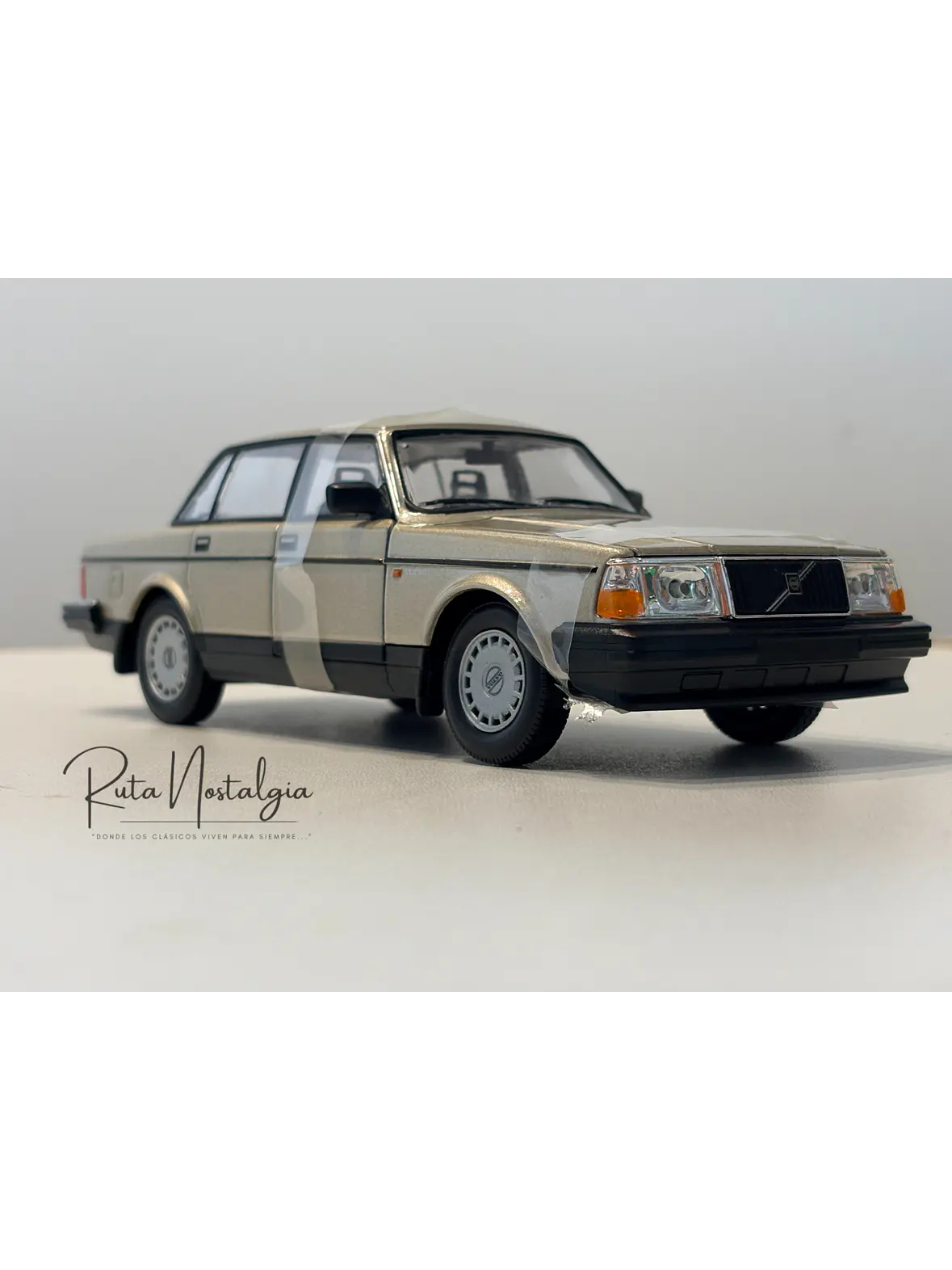 Volvo 240 GL | Welly 1:24 | Auto antiguo de colección 10