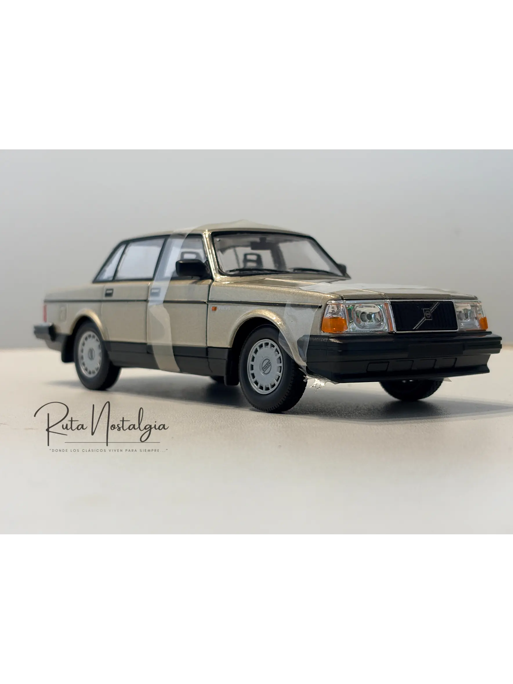 Volvo 240 GL | Welly 1:24 | Auto antiguo de colección 10