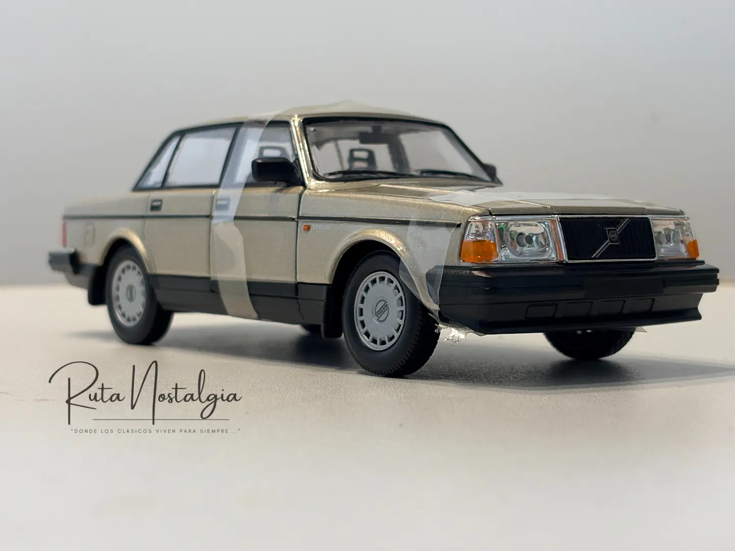 Auto Volvo 240 GL Welly NEX 1:24 Coleccionable 10