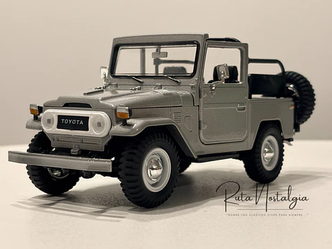 Toyota FJ40 Land Cruiser — Motormax Platinum Collection 1:24 | 4x4 clásico de colección