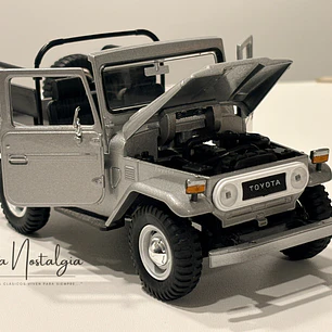 Toyota FJ40 Land Cruiser — Motormax Platinum Collection 1:24 | 4x4 clásico de colección