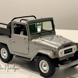 Toyota FJ40 Land Cruiser — Motormax Platinum Collection 1:24 | 4x4 clásico de colección