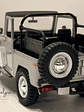 Toyota FJ40 Land Cruiser — Motormax Platinum Collection 1:24 | 4x4 clásico de colección - thumbnail 8