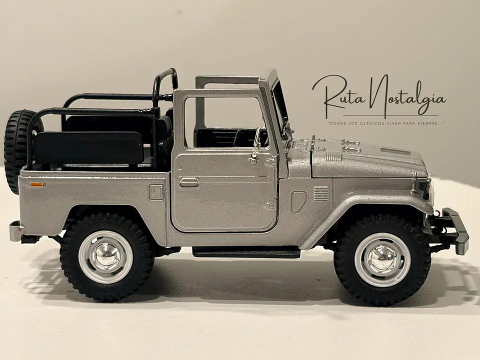 Camioneta Toyota FJ40 Land Cruiser 4x4 | Motormax 1:24 10