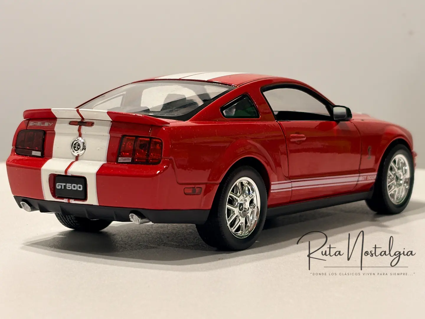 Auto Shelby Cobra GT500 (2007) | Welly Escala 1:24 7