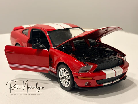 2007 Shelby Cobra GT500 — Welly NEX Models 1:24 | Muscle Car americano de colección