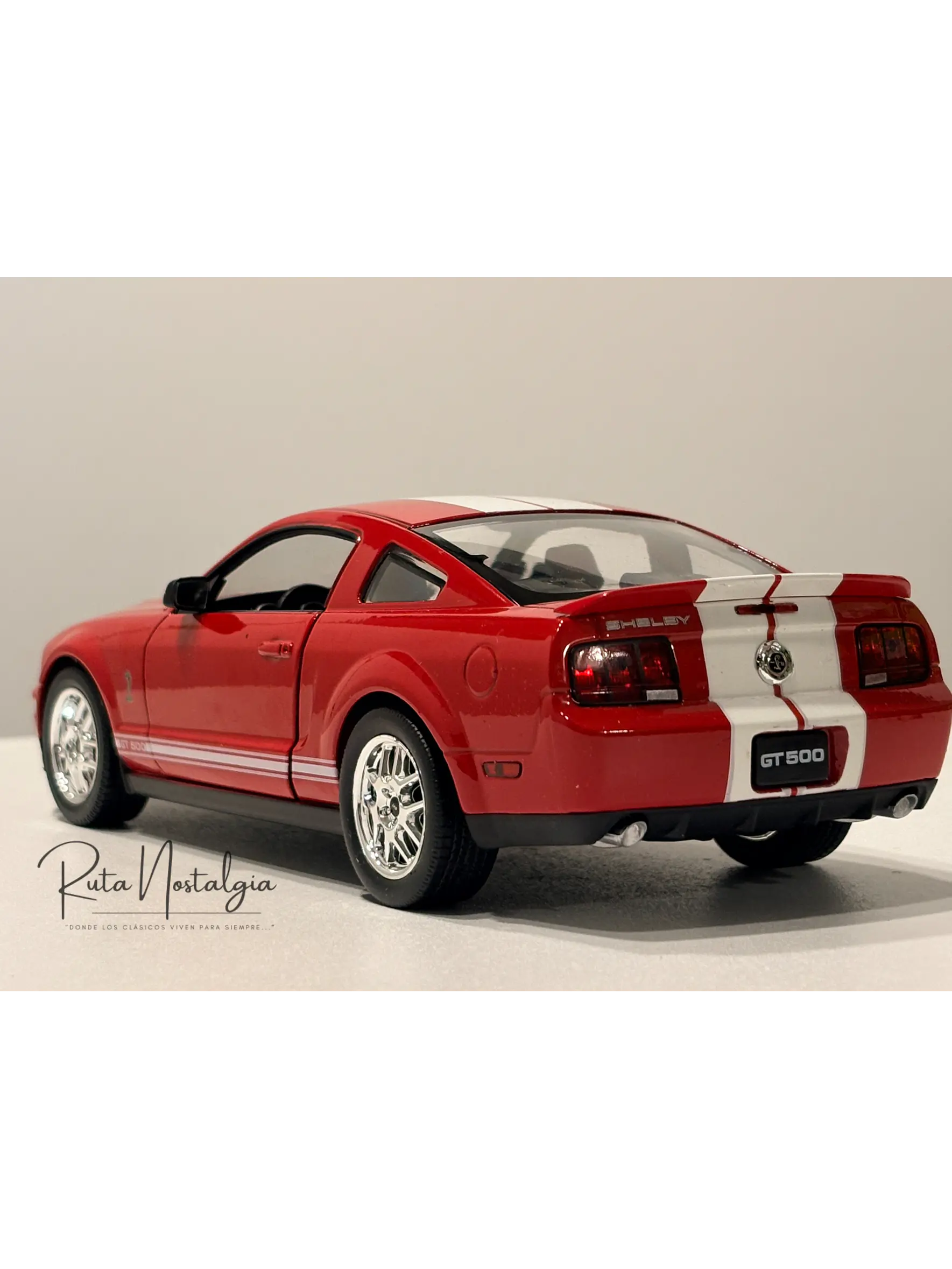 2007 Shelby Cobra GT500 — Welly NEX Models 1:24 | Muscle Car americano de colección 6