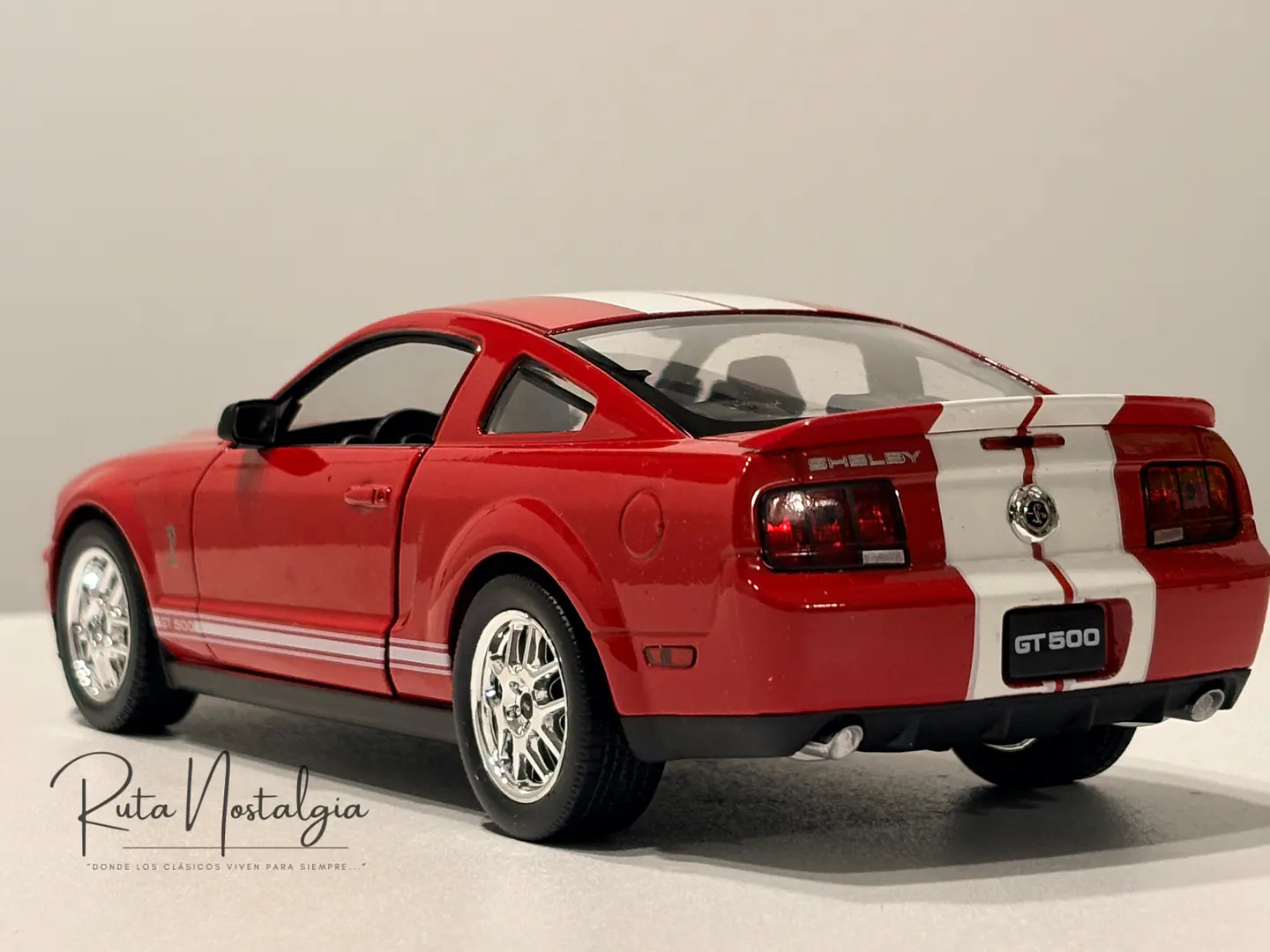 Auto Shelby Cobra GT500 (2007) | Welly Escala 1:24 6