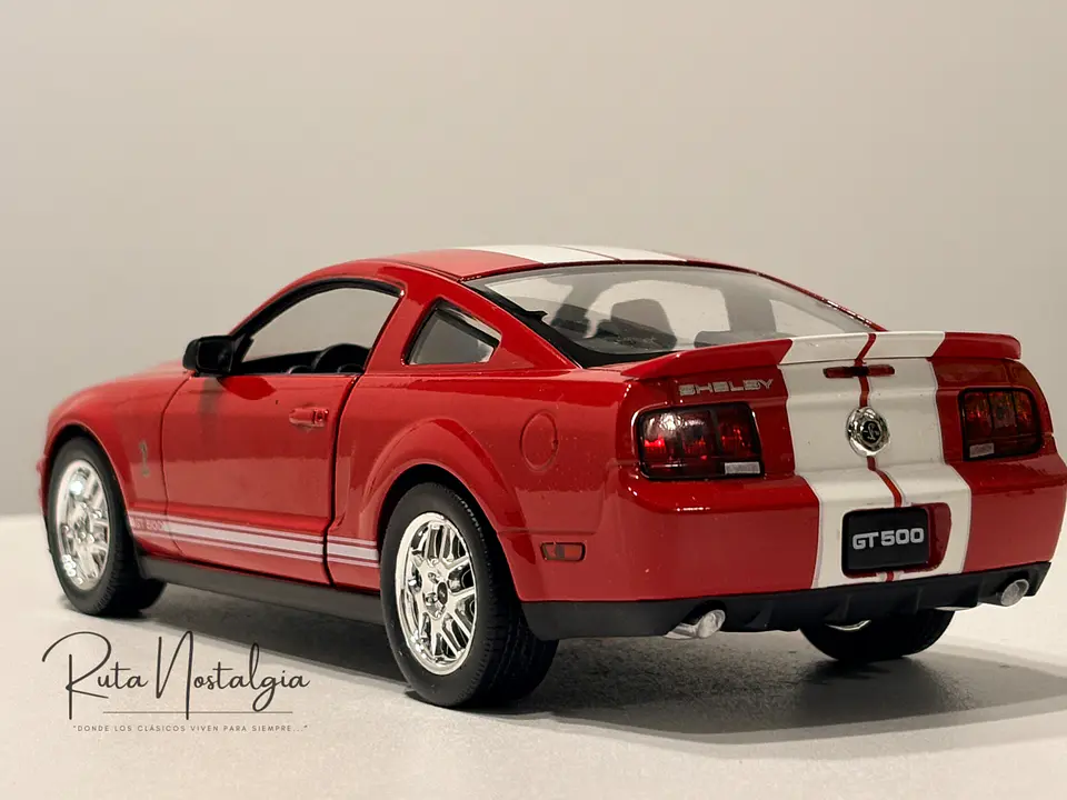 Auto Shelby Cobra GT500 (2007) | Welly Escala 1:24 6