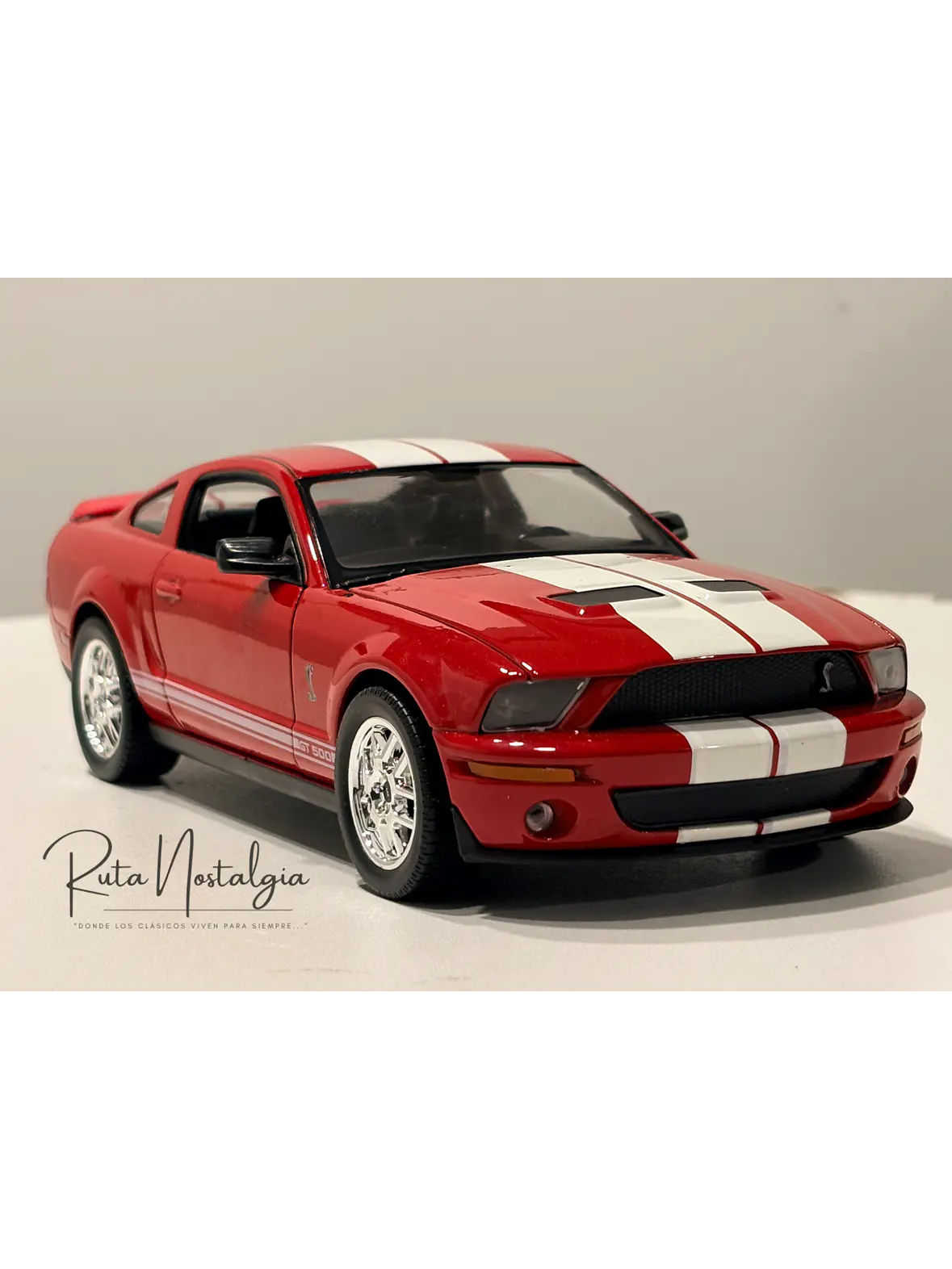 2007 Shelby Cobra GT500 — Welly NEX Models 1:24 | Muscle Car americano de colección 9