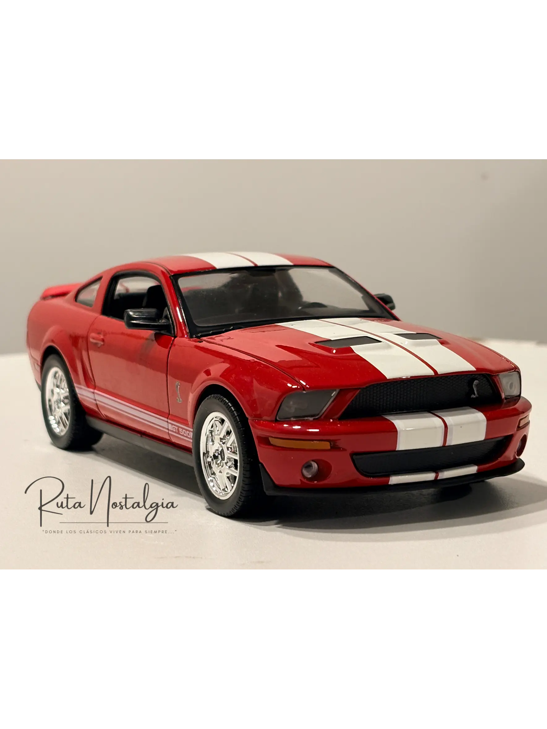 2007 Shelby Cobra GT500 — Welly NEX Models 1:24 | Muscle Car americano de colección 9