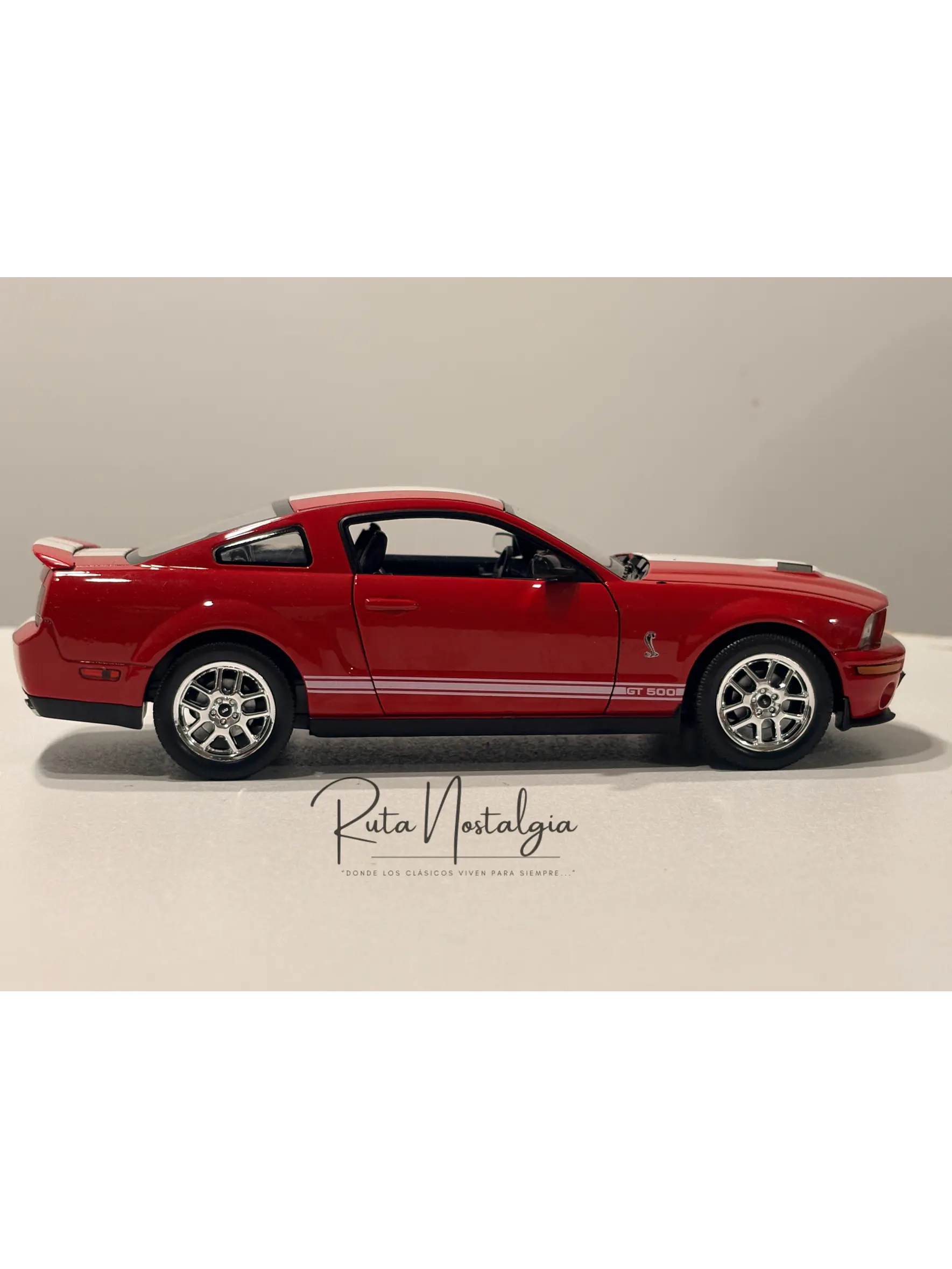 2007 Shelby Cobra GT500 — Welly NEX Models 1:24 | Muscle Car americano de colección 8