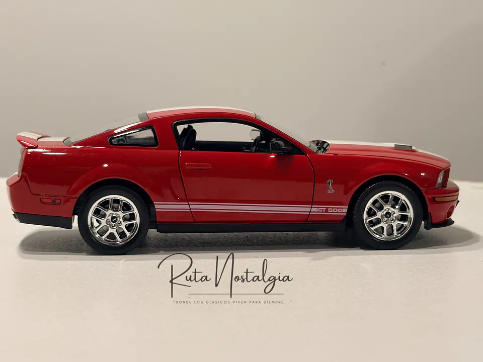 Auto Shelby Cobra GT500 (2007) | Welly Escala 1:24 8
