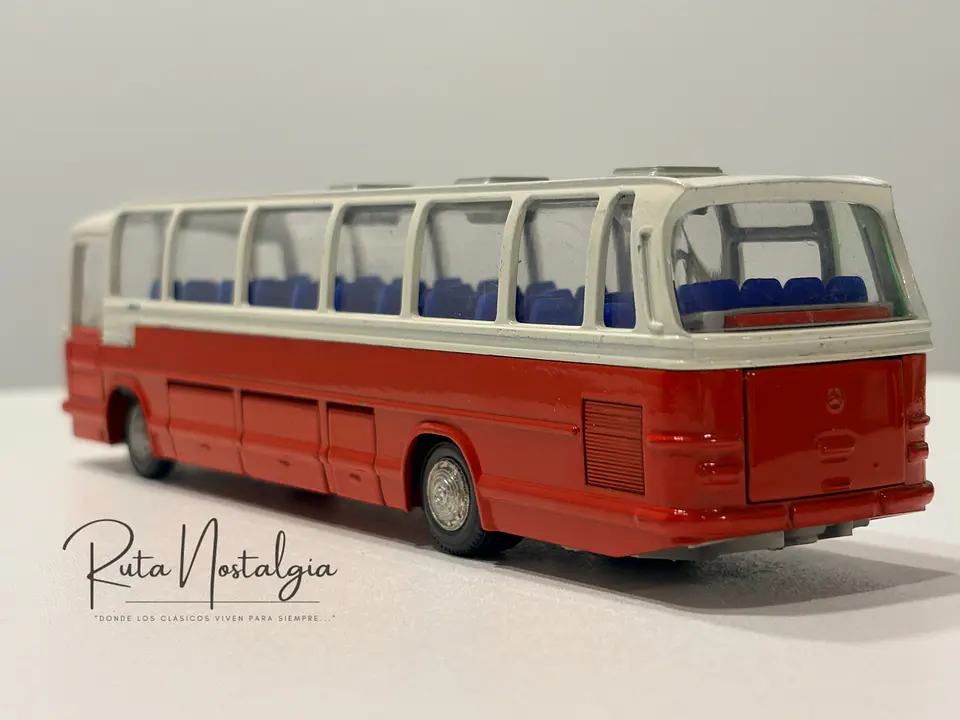 Bus Mercedes-Benz O 302 | Tekno 1:60 Coleccionable 7