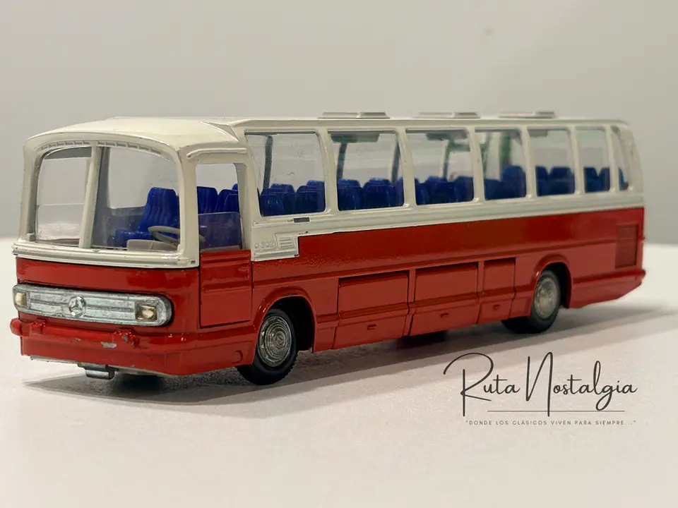 Bus Mercedes-Benz O 302 | Tekno 1:60 Coleccionable 5