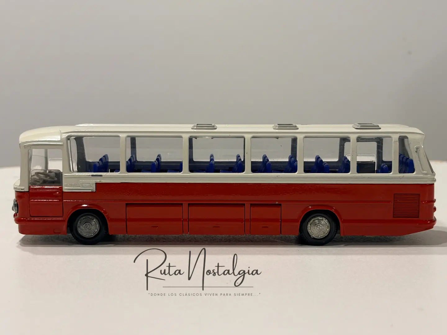 Bus Mercedes-Benz O 302 | Tekno 1:60 Coleccionable 6