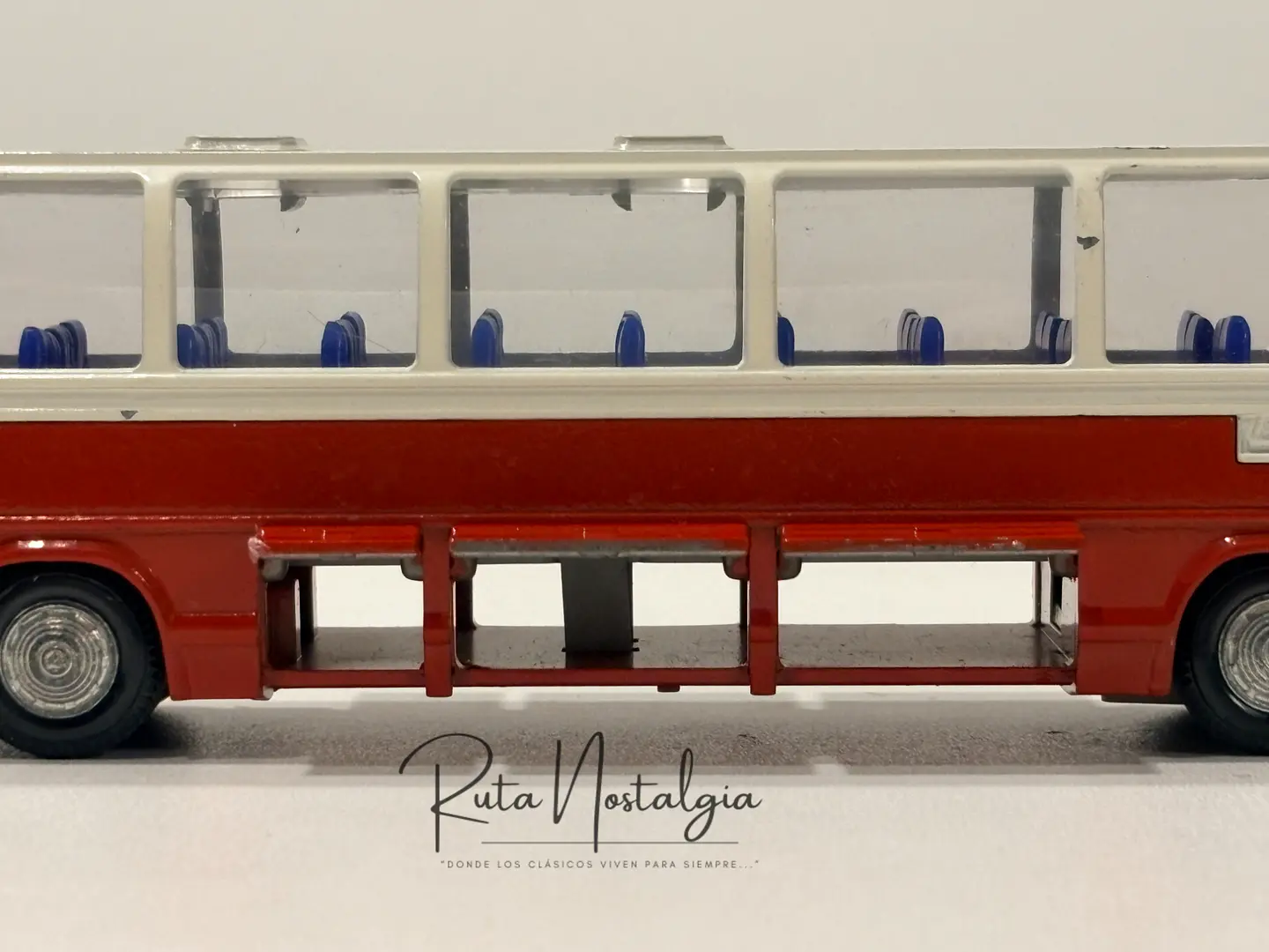 Bus Mercedes-Benz O 302 | Tekno 1:60 Coleccionable 11