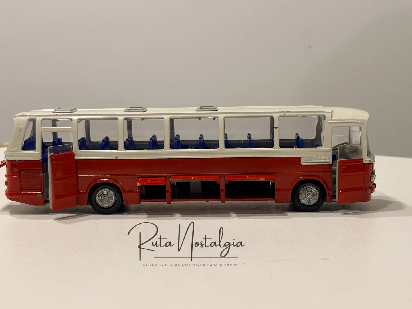 Bus Mercedes-Benz O 302 | Tekno 1:60 Coleccionable 10