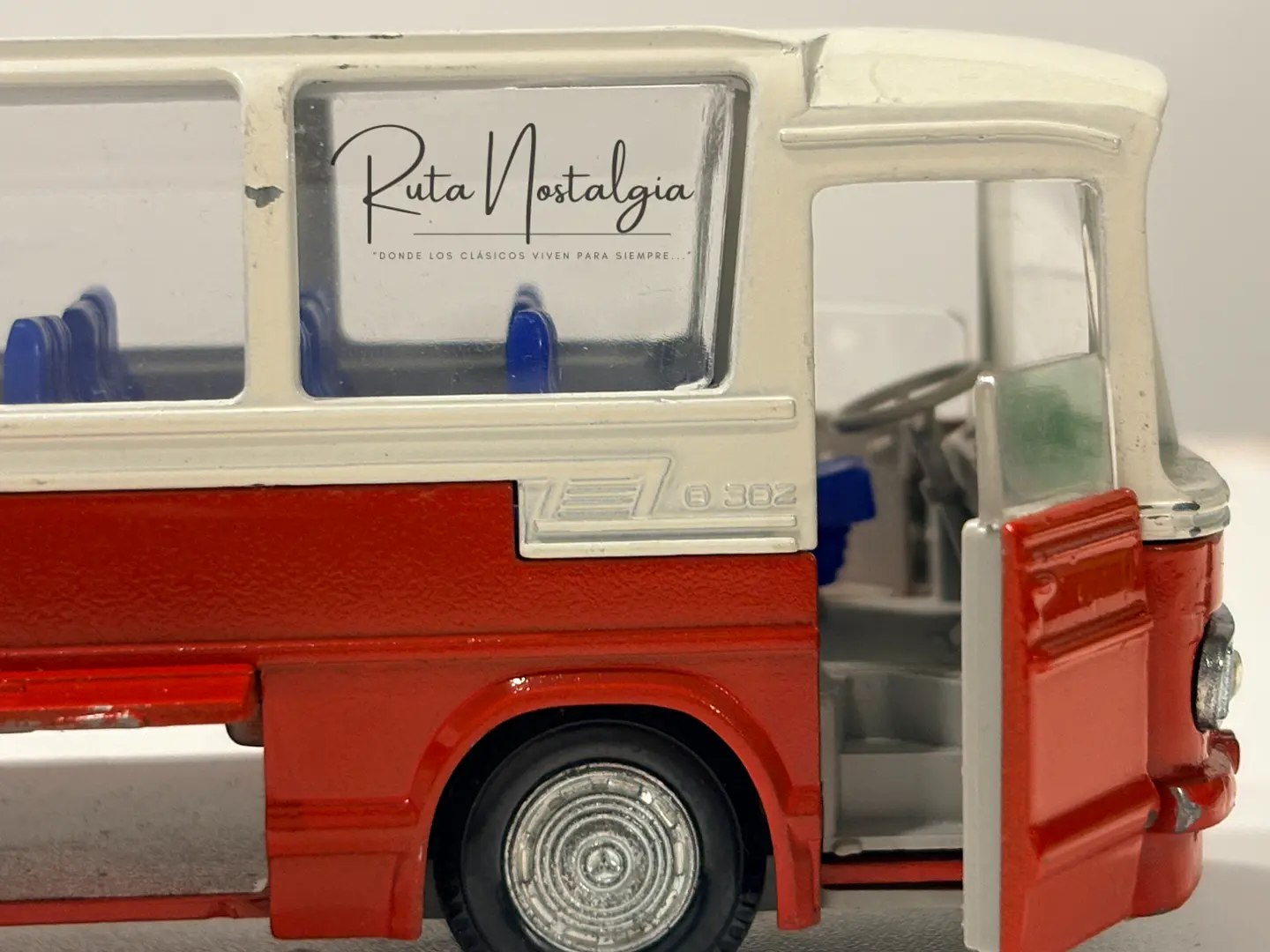 Bus Mercedes-Benz O 302 | Tekno 1:60 Coleccionable 2