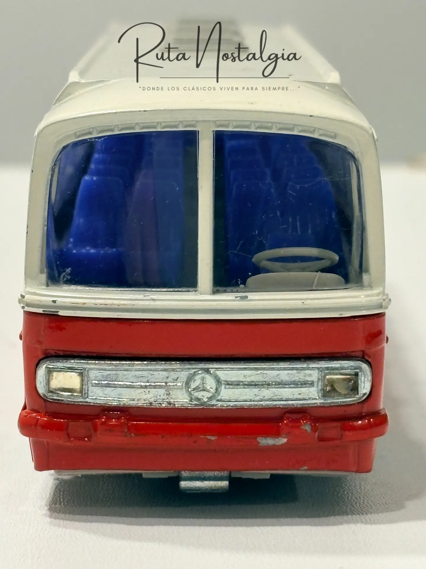 Bus Mercedes-Benz O 302 | Tekno 1:60 Coleccionable 3