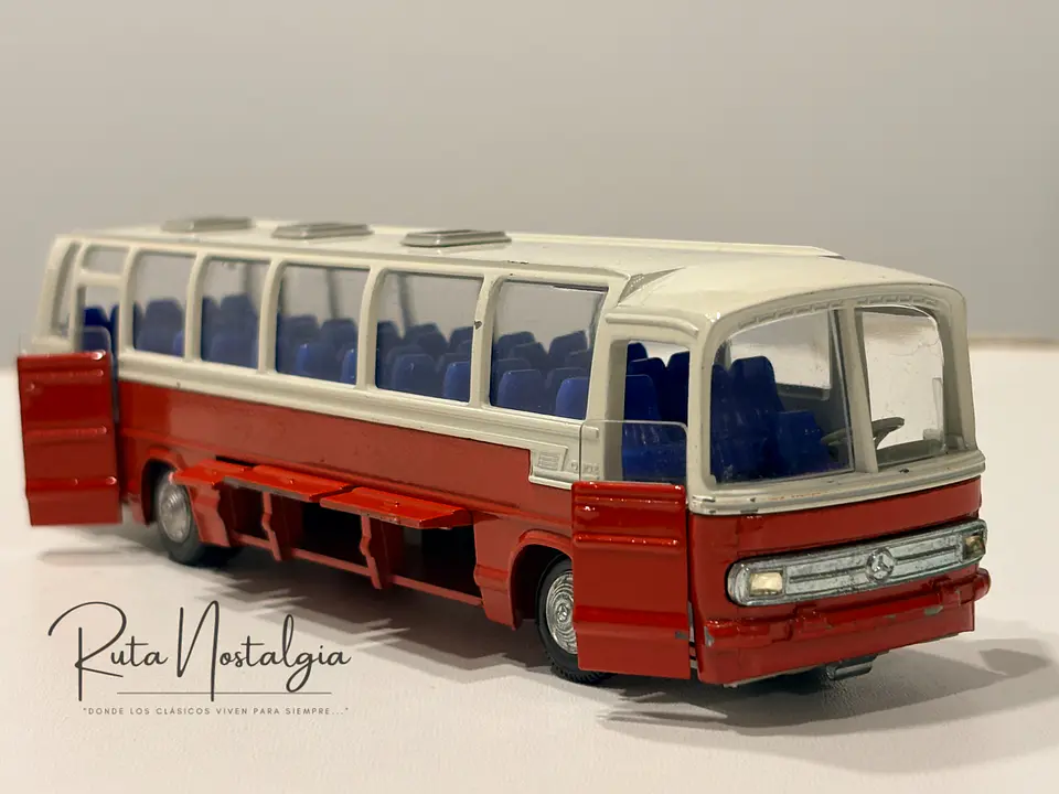 Bus Mercedes-Benz O 302 | Tekno 1:60 Coleccionable 1