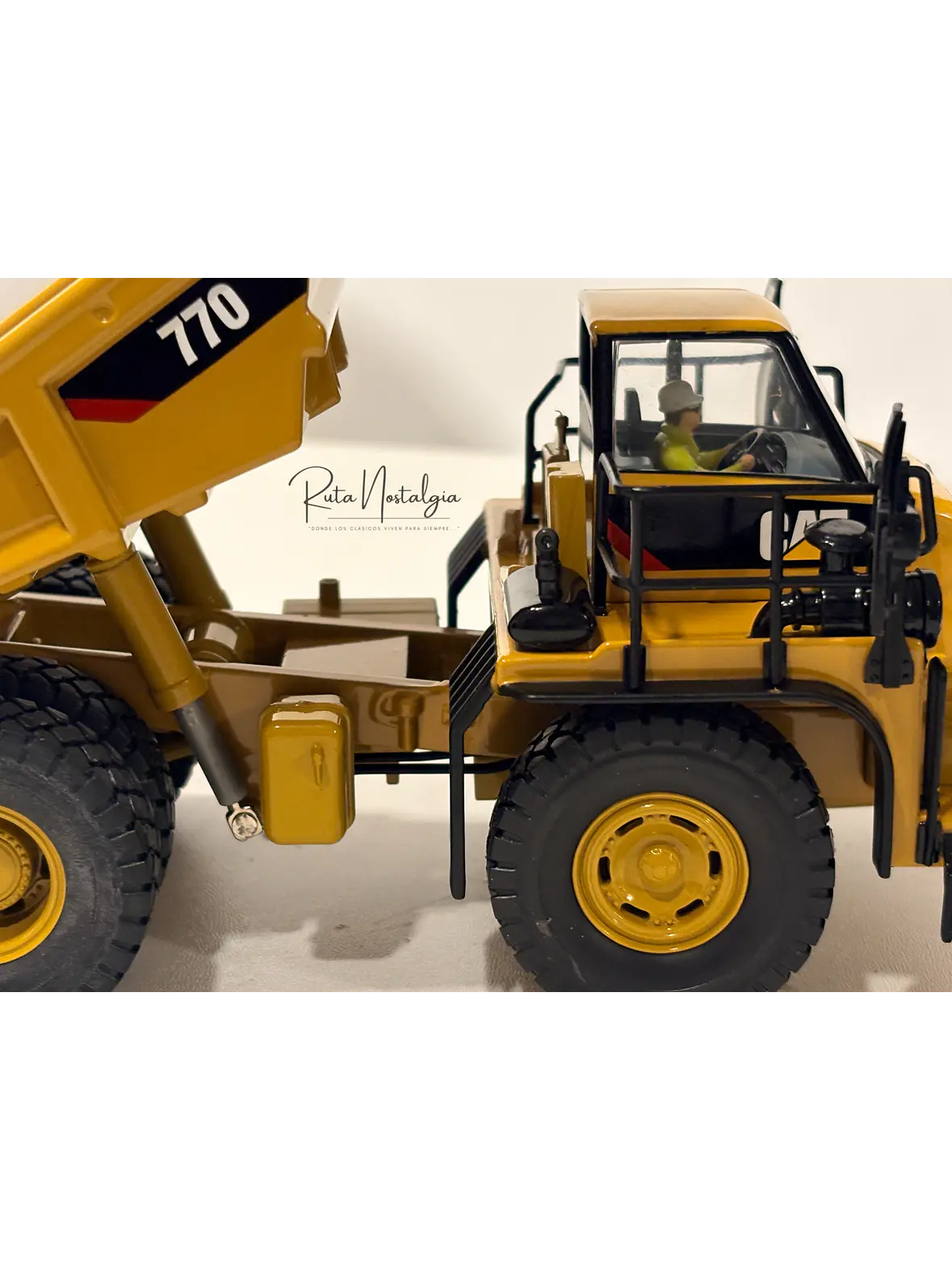 Camiónd de Obra CAT 770D - Diecast Masters  1:50 | Camión Off - Highway Dumper  2