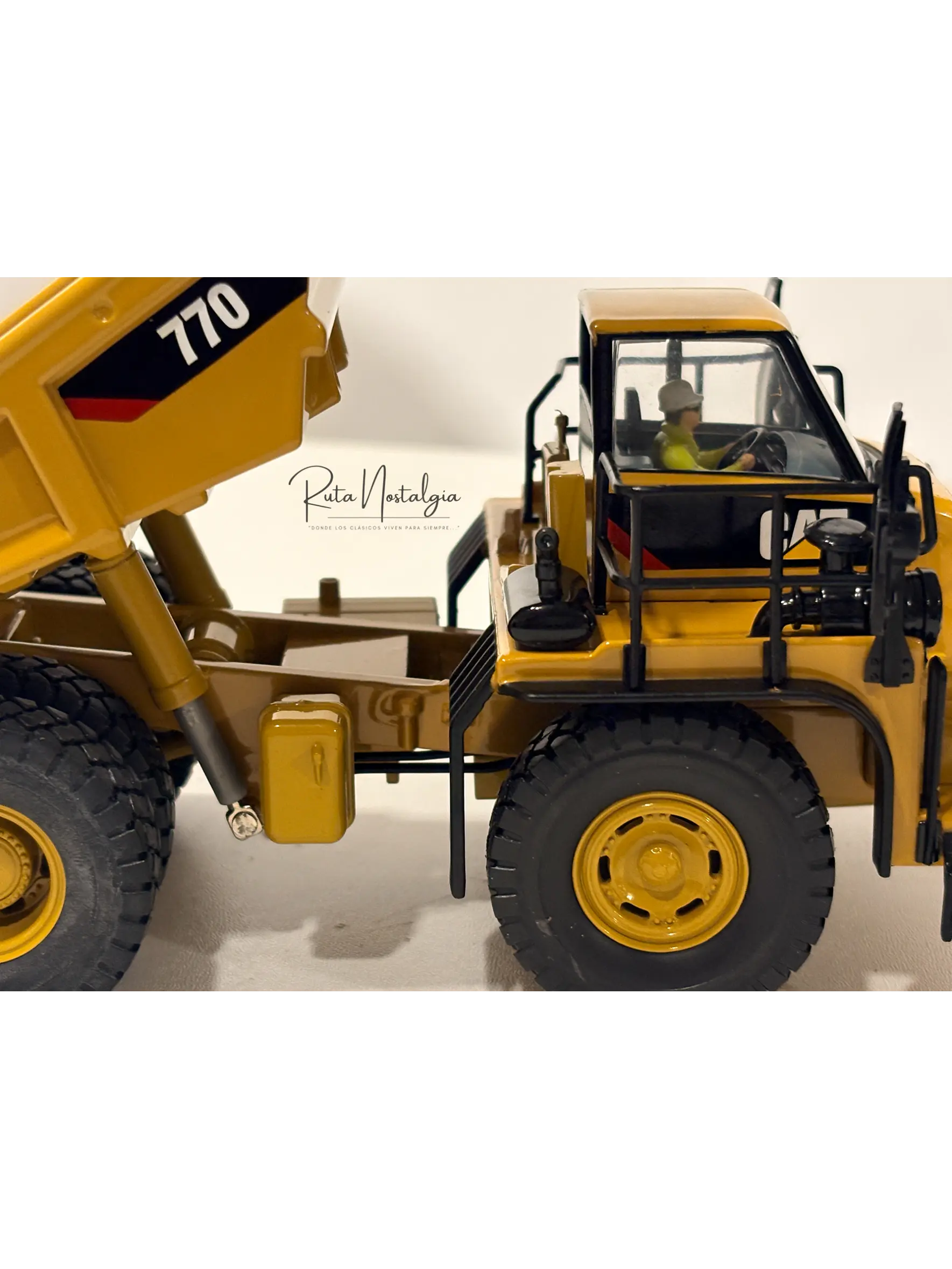 Camiónd de Obra CAT 770D - Diecast Masters  1:50 | Camión Off - Highway Dumper  2