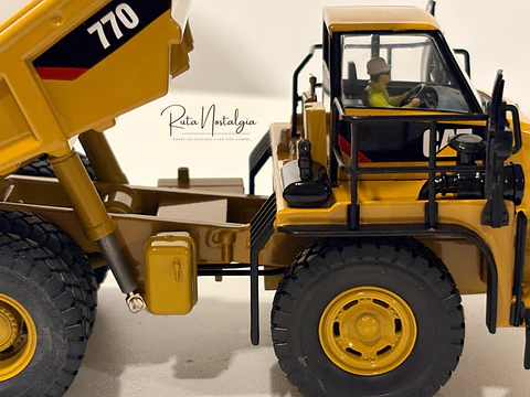 Camión de Obra CAT 770 Off-Highway Truck — Diecast Masters  1:50 | El camión de la minería chilena en escala de colección