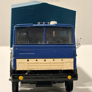 Kamaz 5320 | Elecon AREK 1:43 - Made in USSR | Camión soviético vintage sin caja para colección en Chile - Sin espejo retrovisor derecho